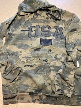 Under Armour Hoodie in Olive Green and Tan Fleece